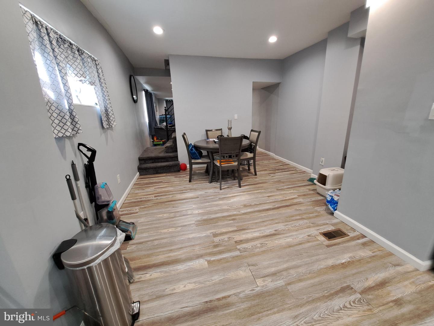 225 2nd St Property Photo 8