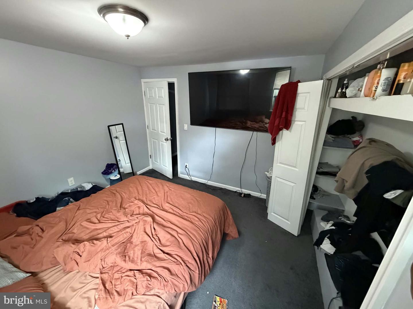 225 2nd St Property Photo 12