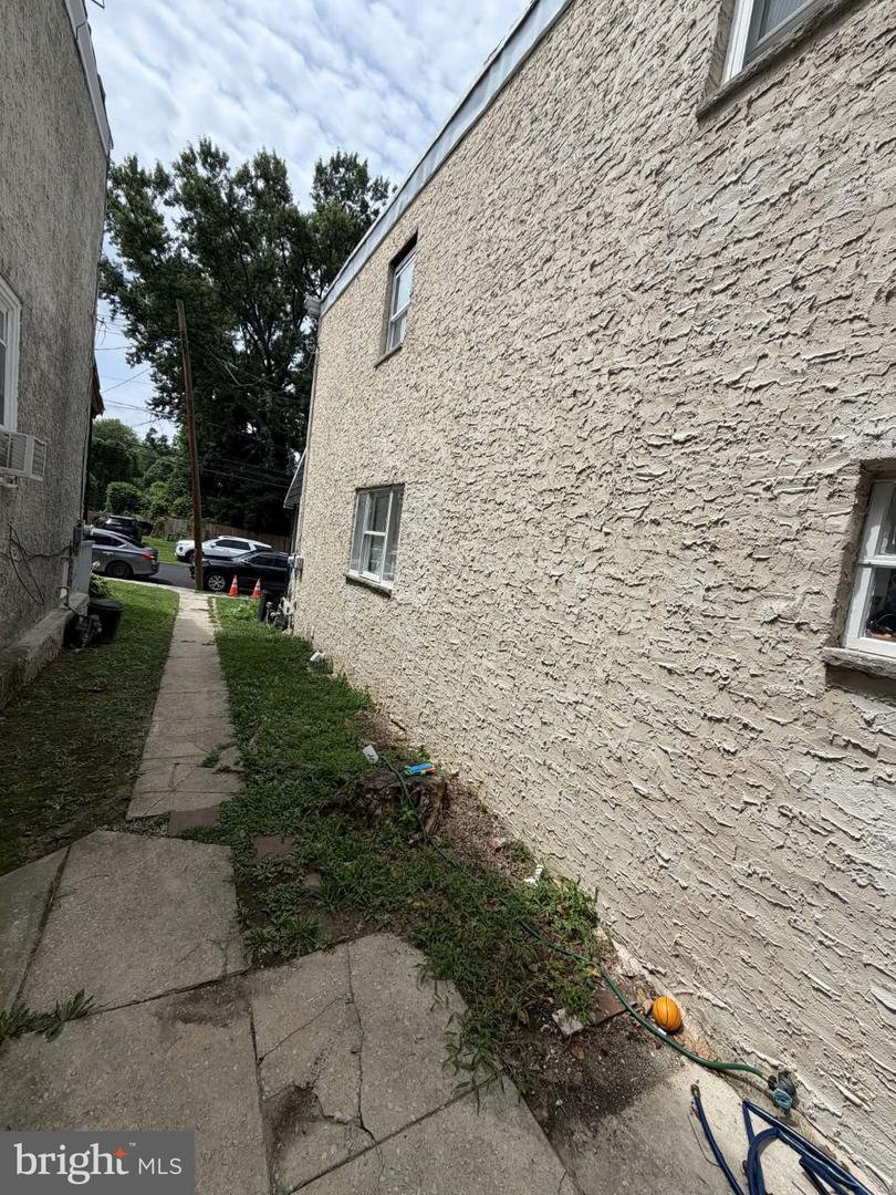 225 2nd St Property Photo 18