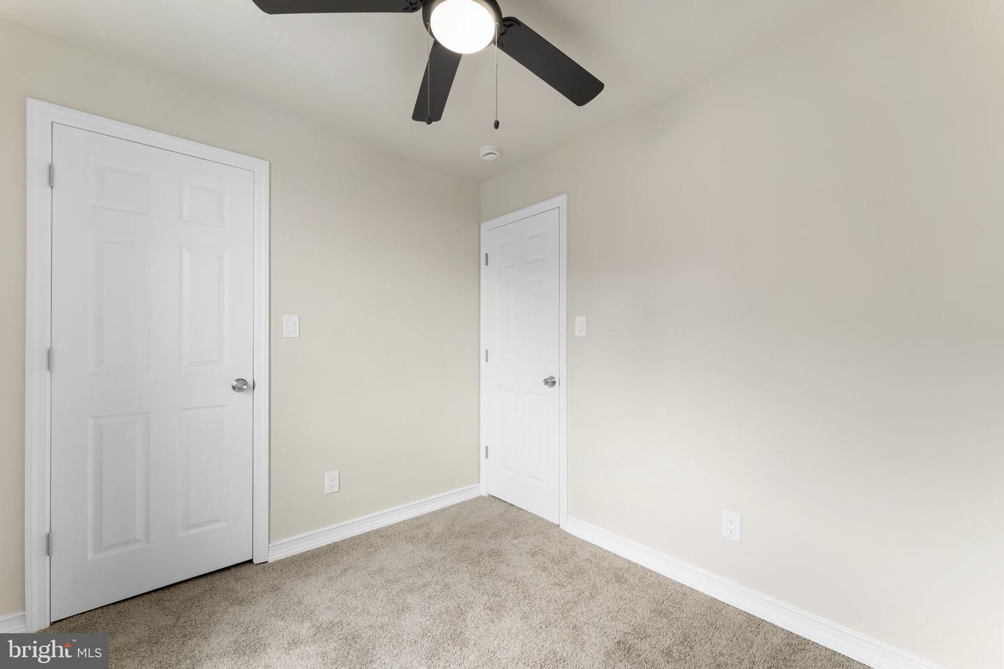 370 Amosland Rd Property Photo 18