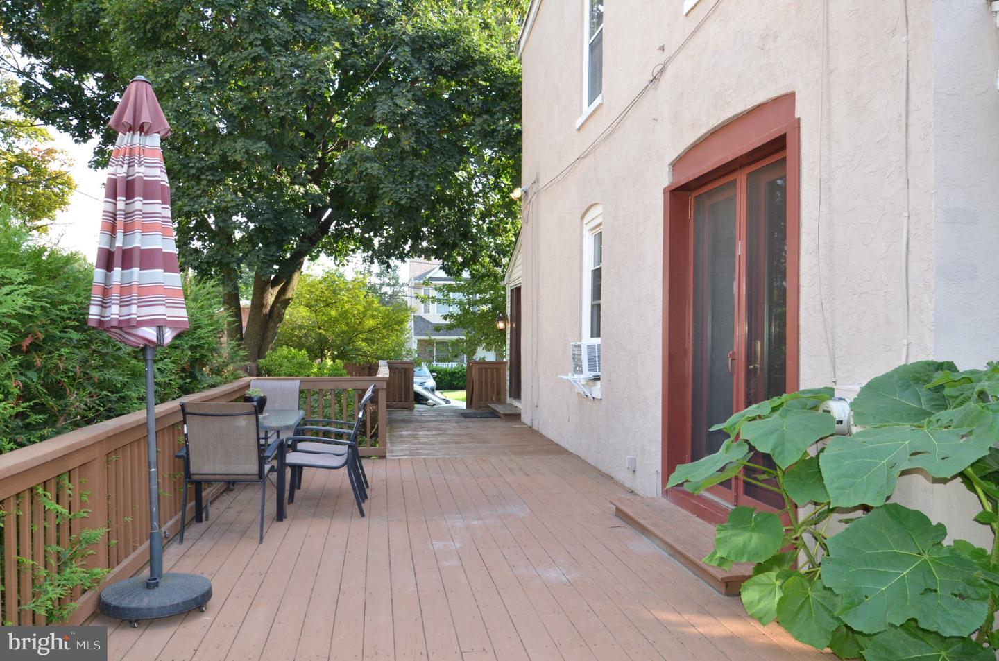 413 E Lincoln St Property Photo 12