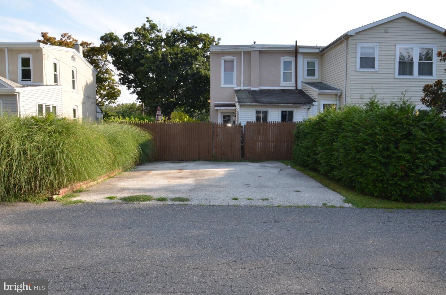 413 E Lincoln St Property Photo 14