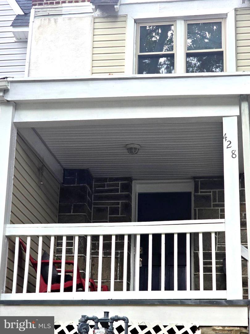 428 CROYDEN RD Property Photo 1