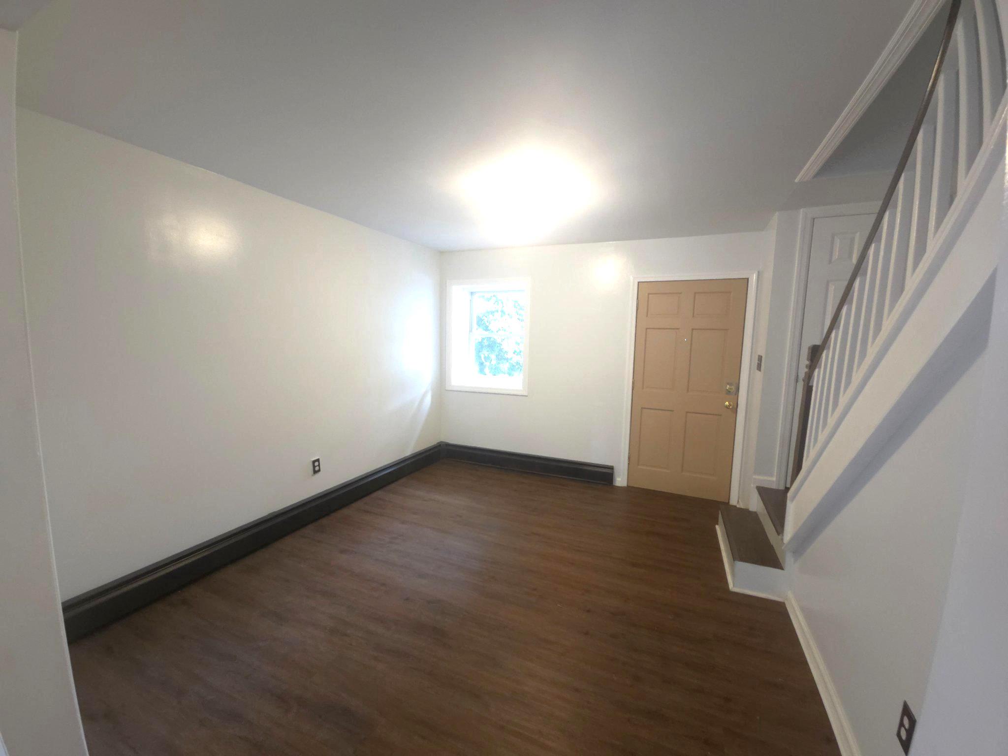 428 Croyden Rd Property Photo 4