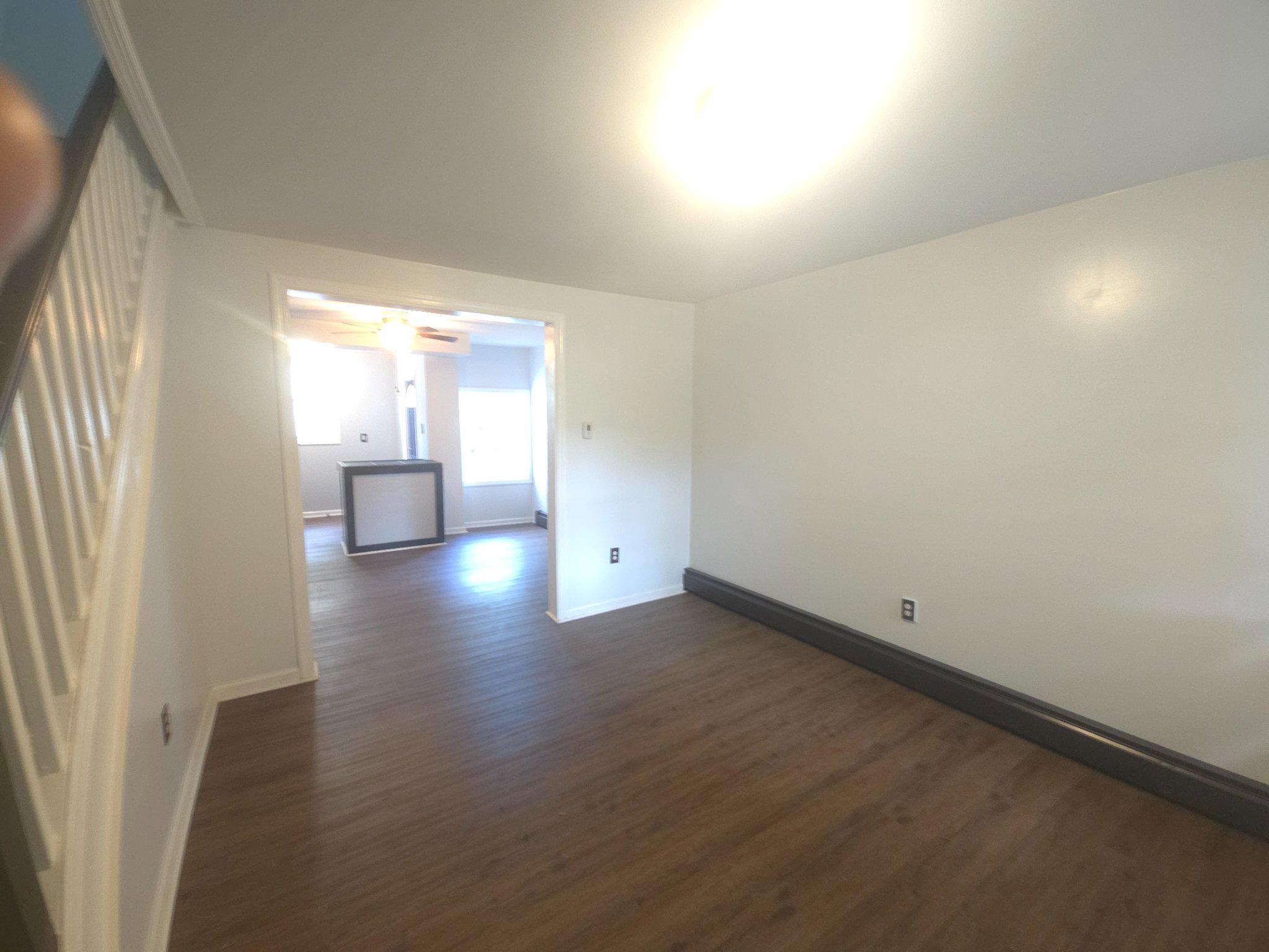428 Croyden Rd Property Photo 5
