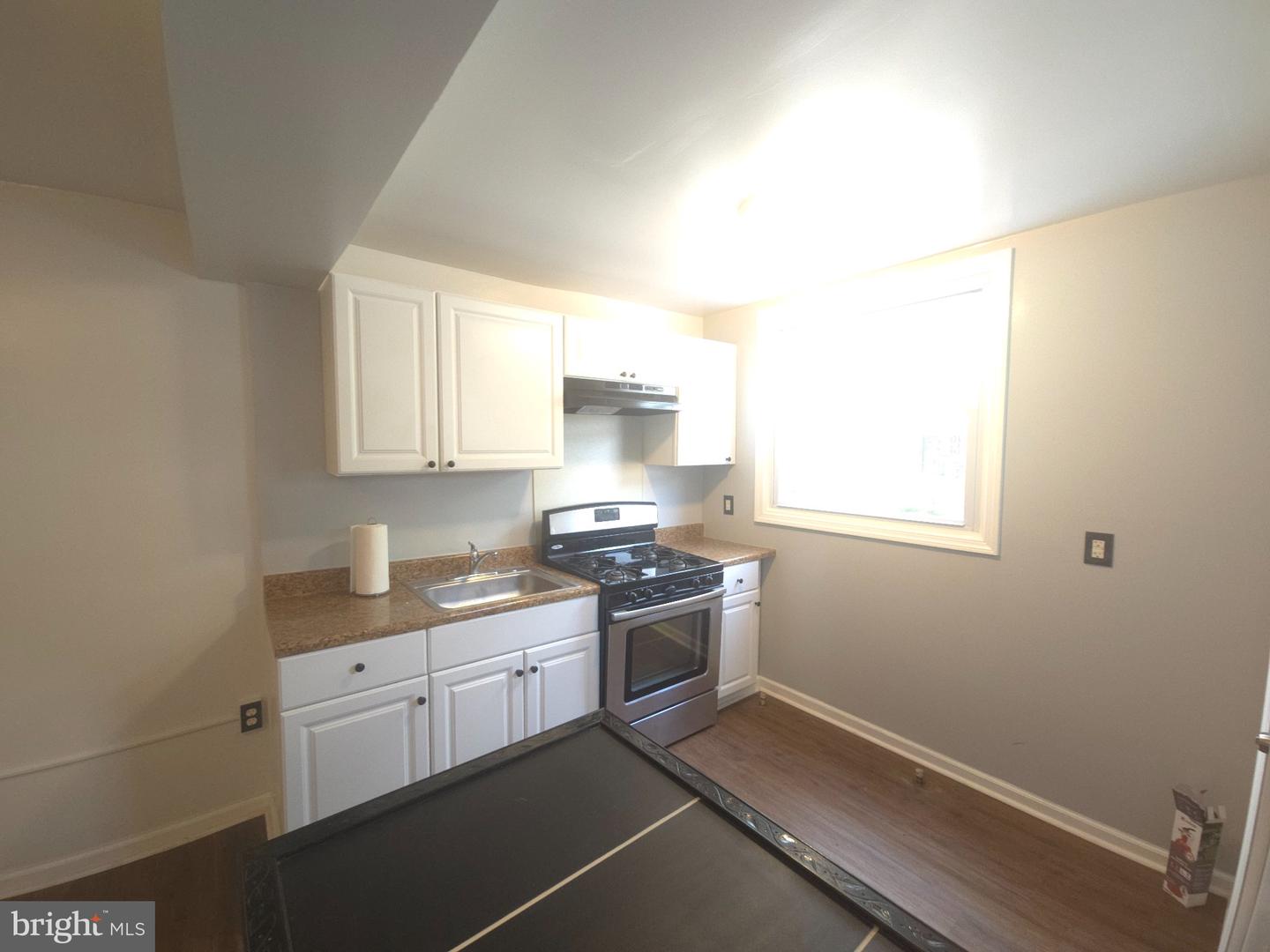 428 Croyden Rd Property Photo 7