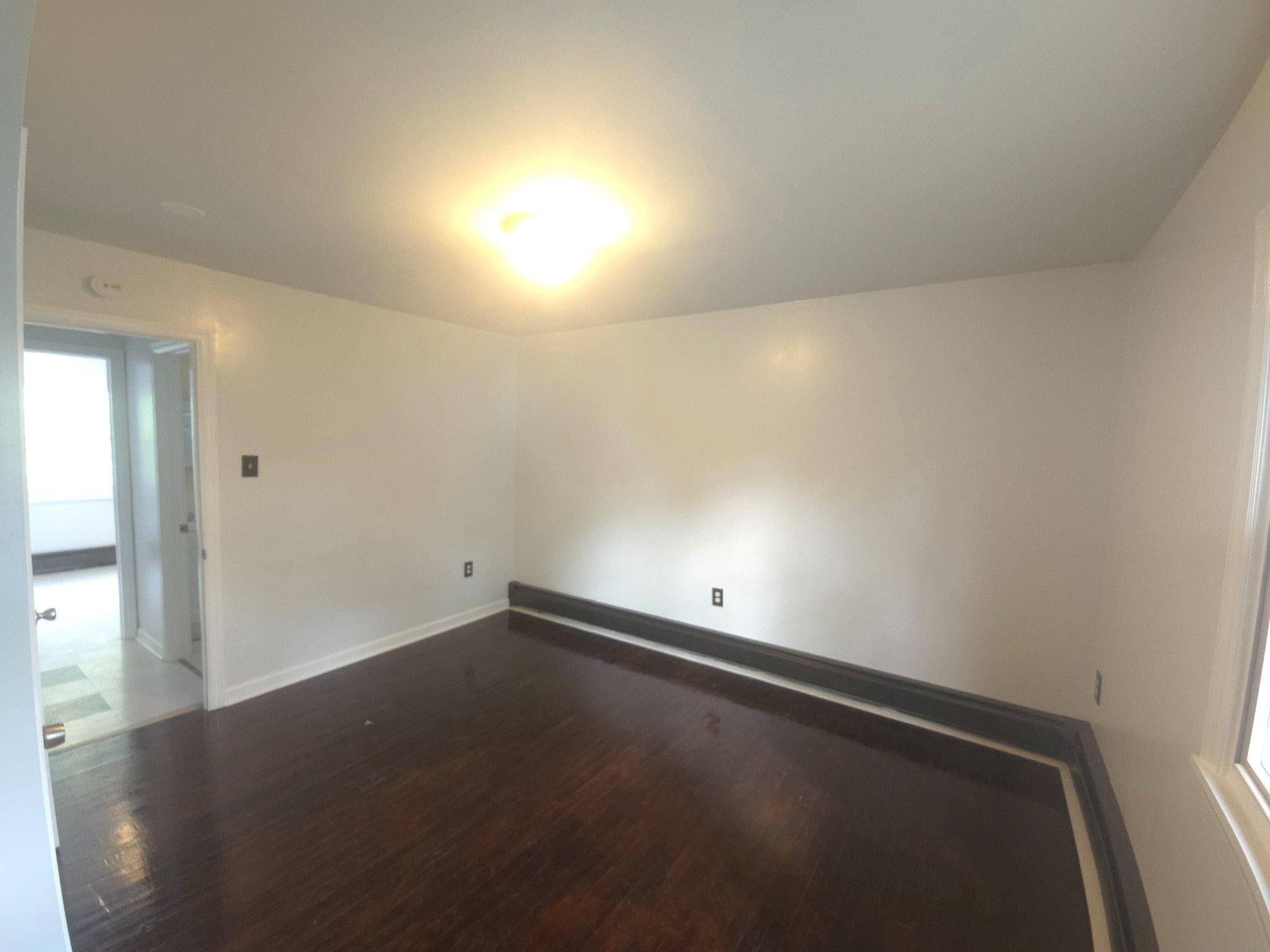 428 Croyden Rd Property Photo 9