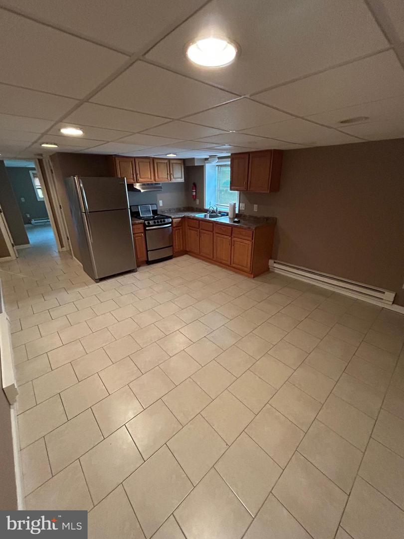 155 Meadowbrook Ln #apt A Property Photo 4