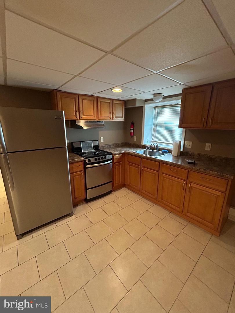 155 Meadowbrook Ln #apt A Property Photo 5