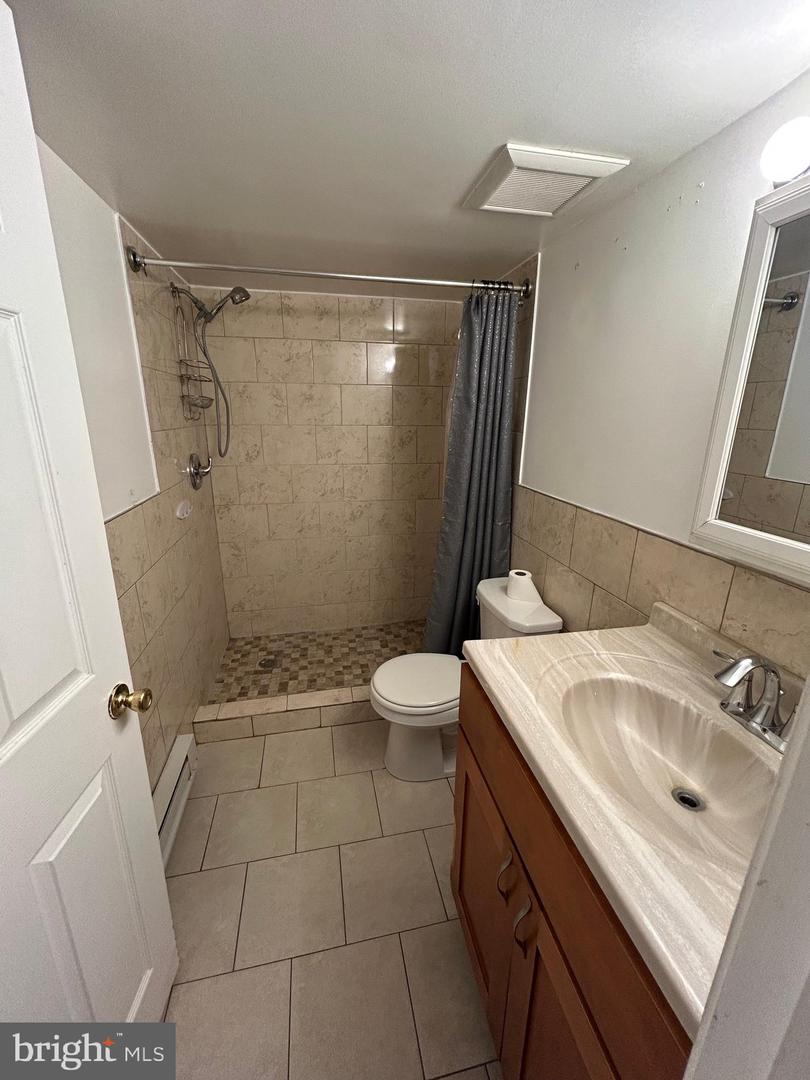 155 Meadowbrook Ln #apt A Property Photo 7