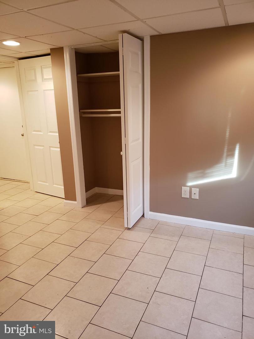 155 Meadowbrook Ln #apt A Property Photo 10
