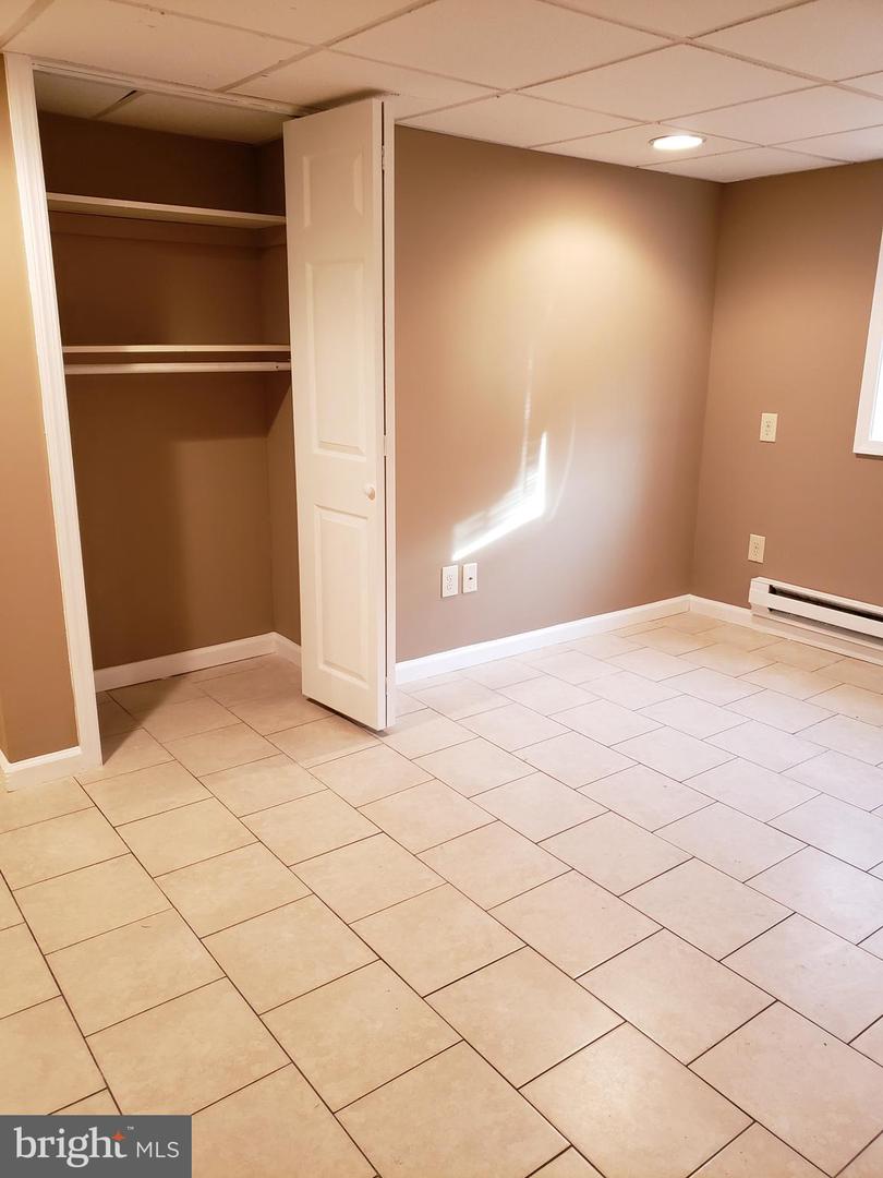 155 Meadowbrook Ln #apt A Property Photo 11