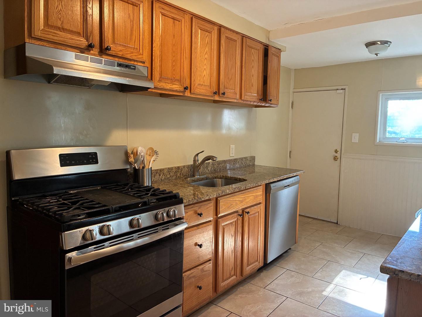 1505 Ridley Ave Property Photo 6