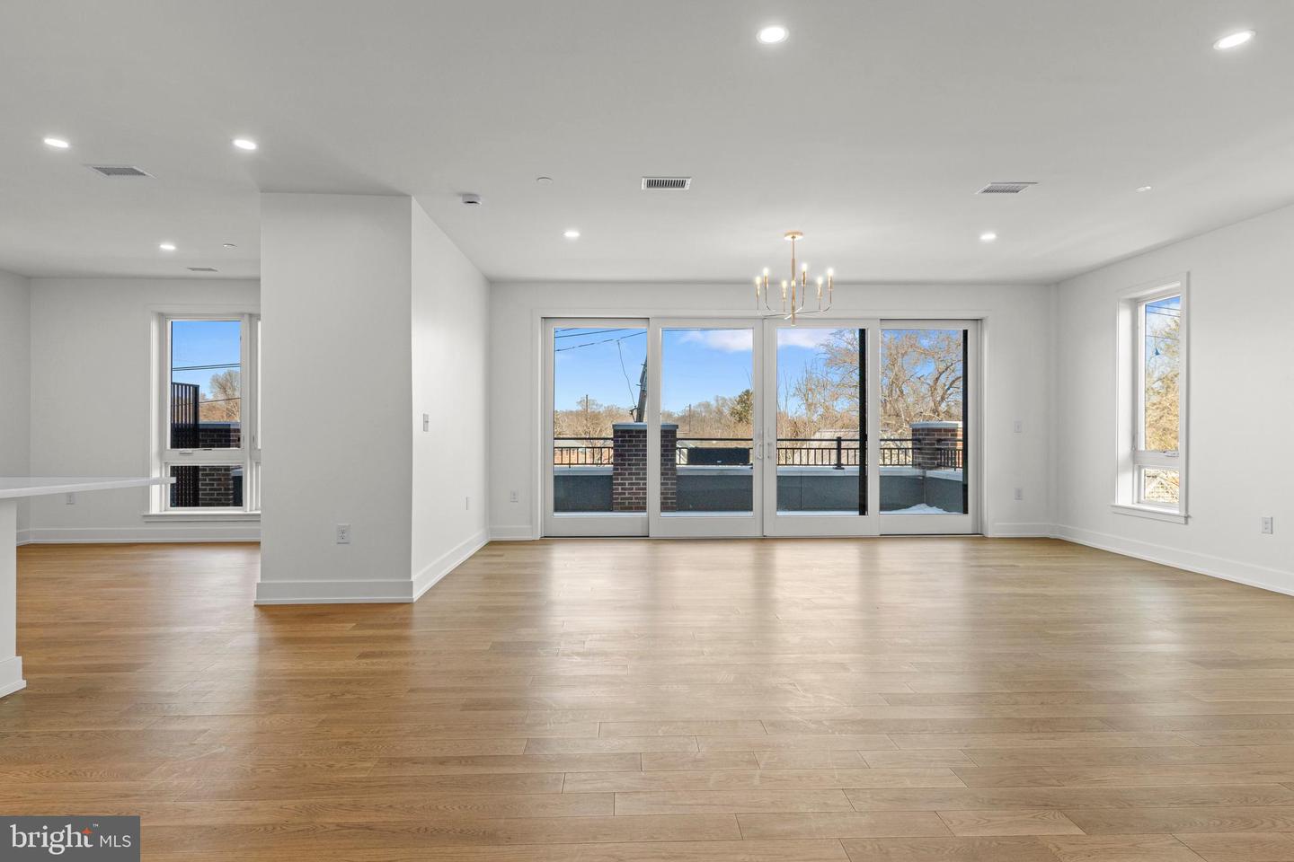 110 Park Ave #320 Property Photo 3