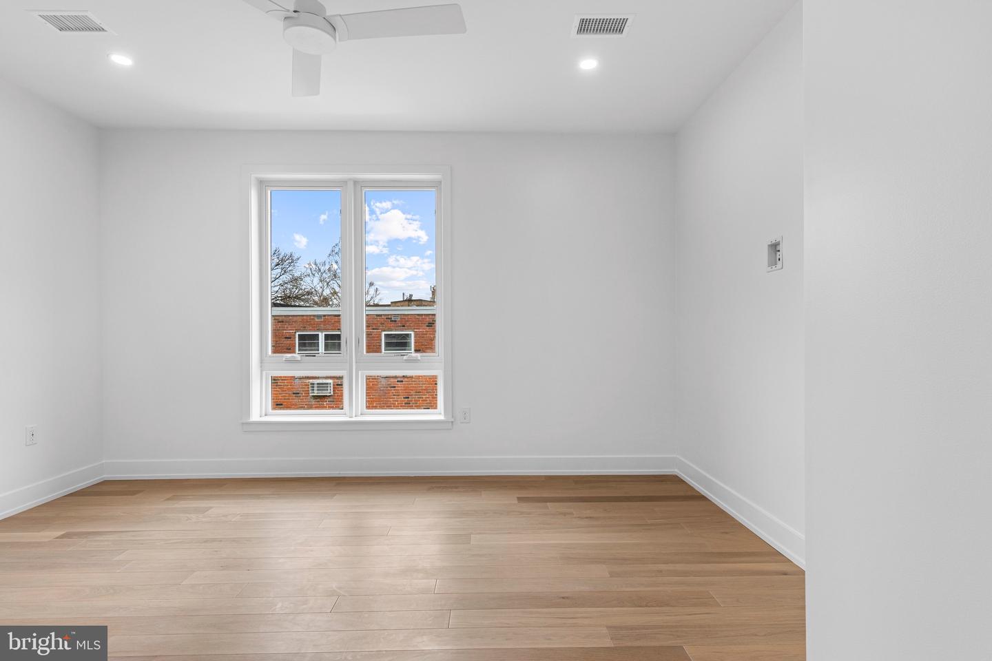110 Park Ave #370 Property Photo 22