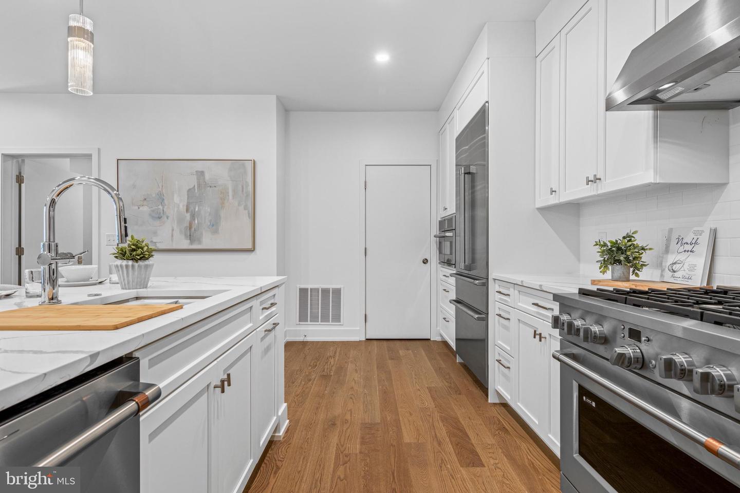 110 Park Ave #250 Property Photo 14