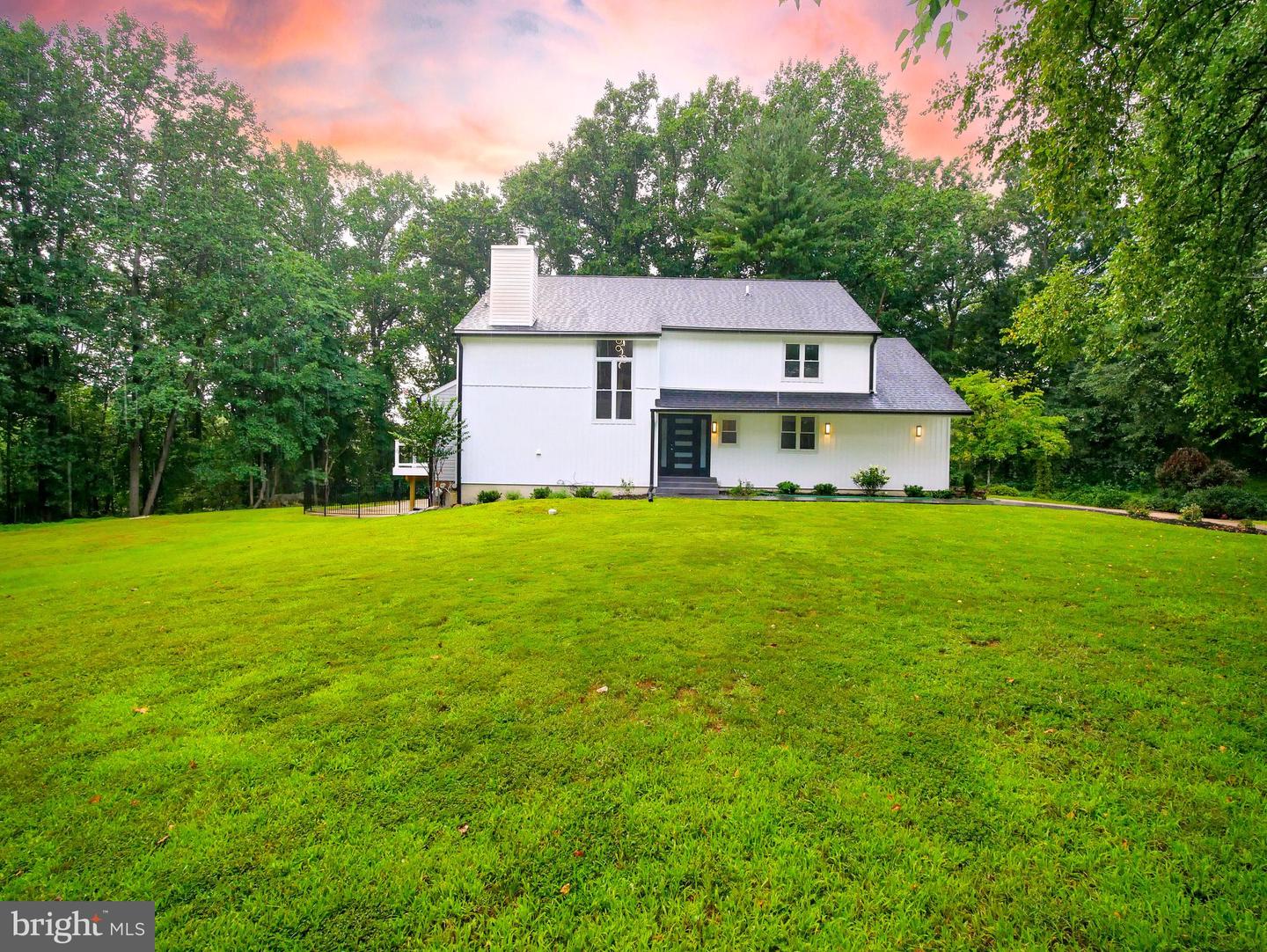 1375 Pond View Ln Property Photo 1