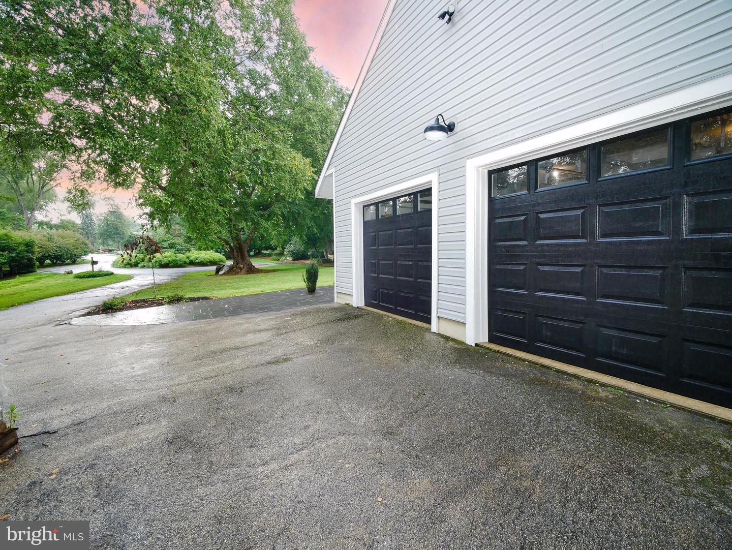 1375 Pond View Ln Property Photo 7