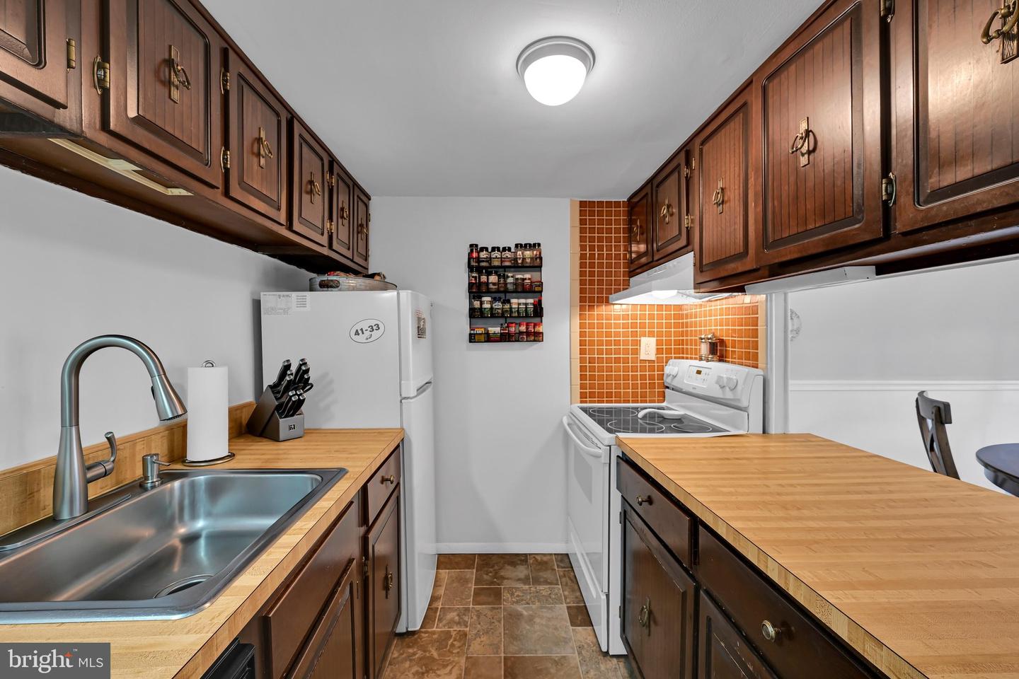 75 Park Vallei Ln Property Photo 16