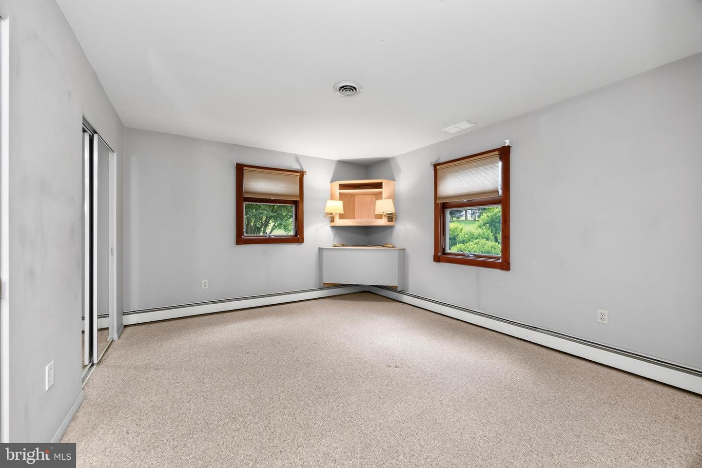 1739 N Middletown Rd Property Photo 20