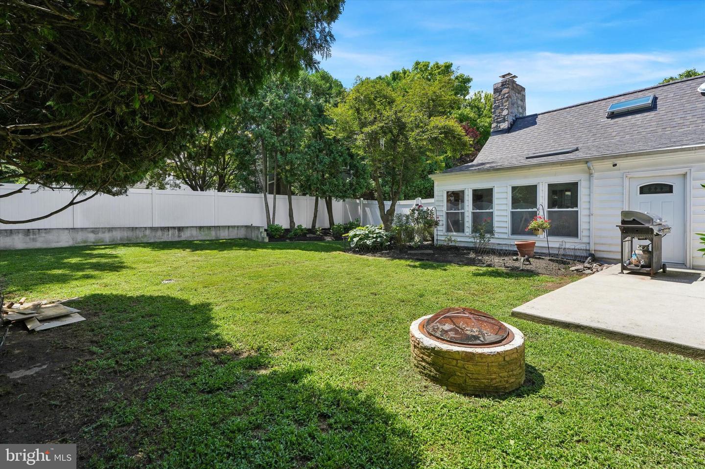 543 Kenwood Rd Property Photo 33
