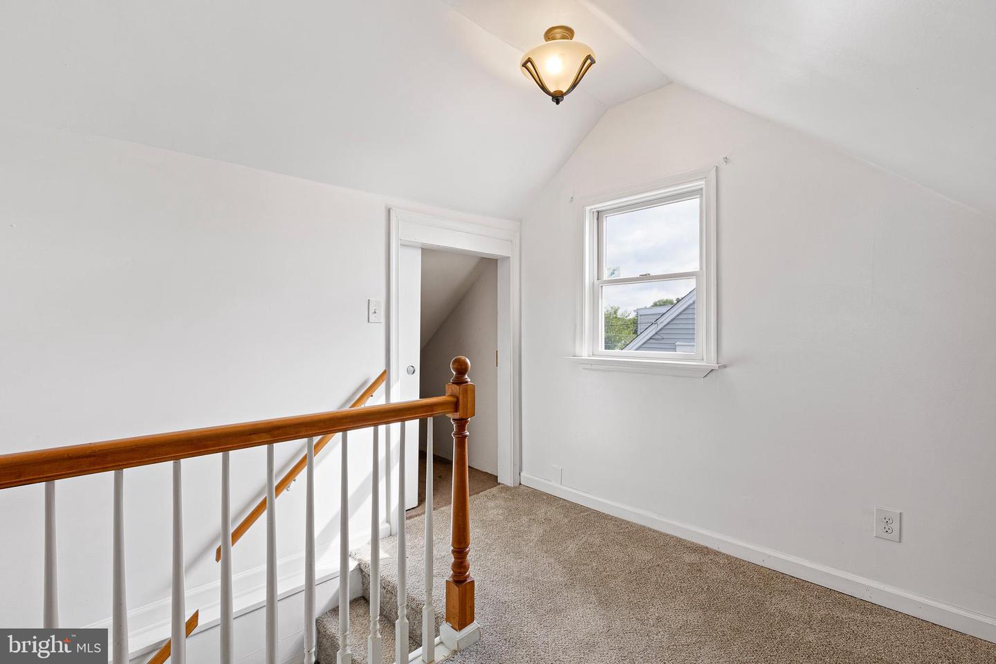 29 Green Ln Property Photo 15