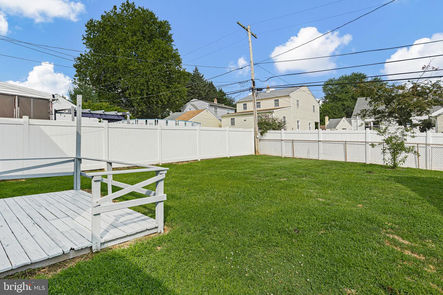 29 Green Ln Property Photo 25