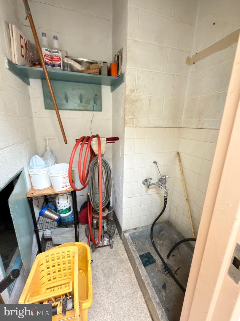 824 Main St Property Photo 8
