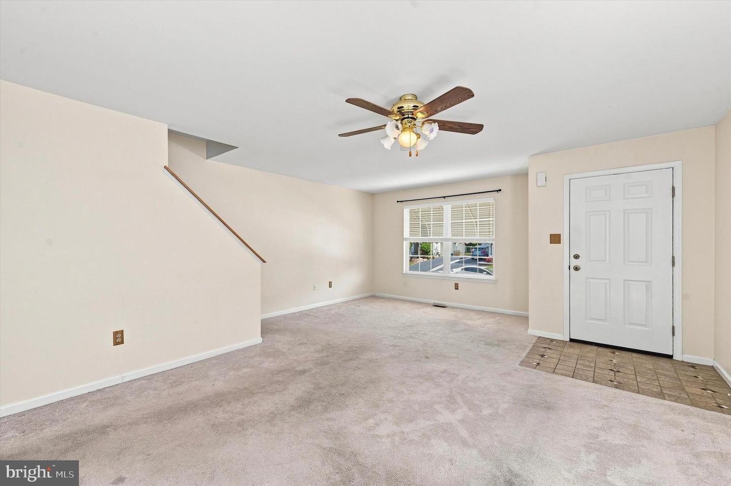1923 Oak Leaf Ln Property Photo 6