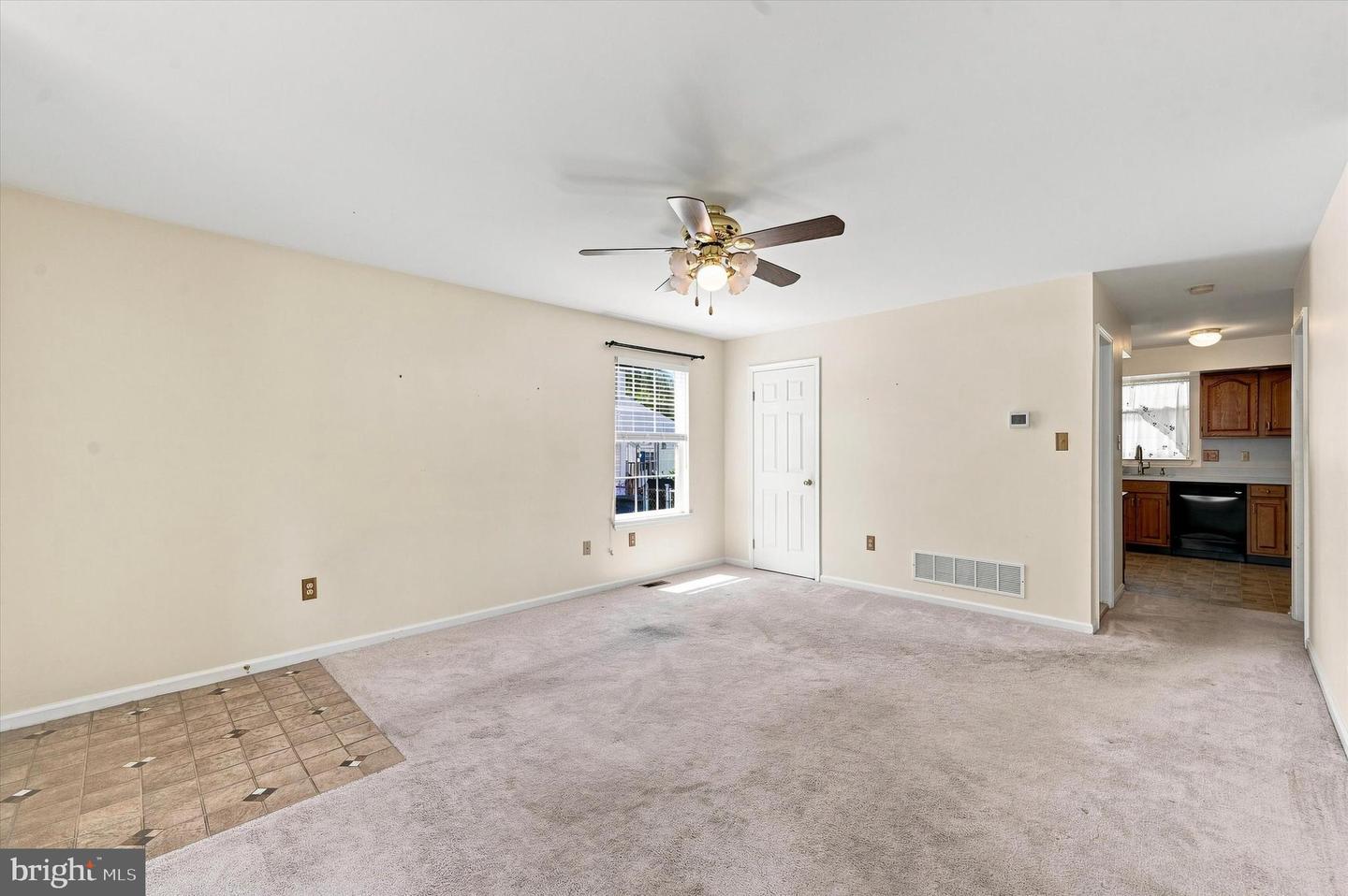 1923 Oak Leaf Ln Property Photo 7