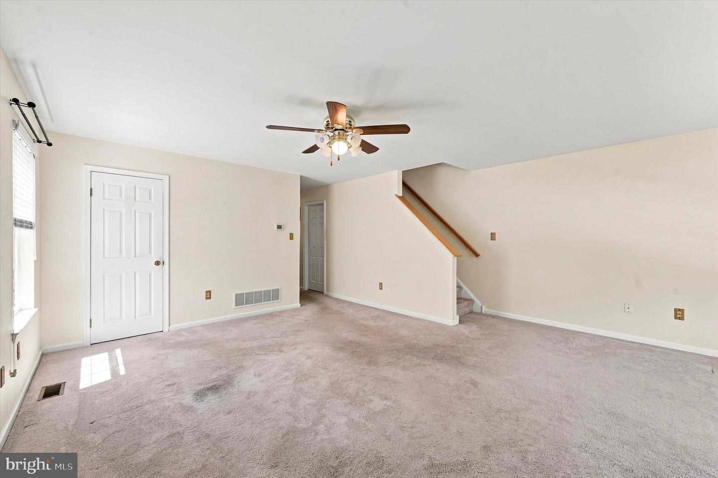 1923 Oak Leaf Ln Property Photo 8