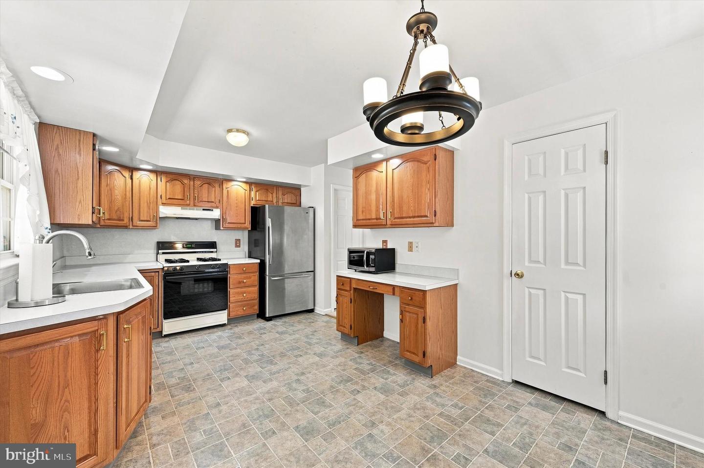 1923 Oak Leaf Ln Property Photo 16