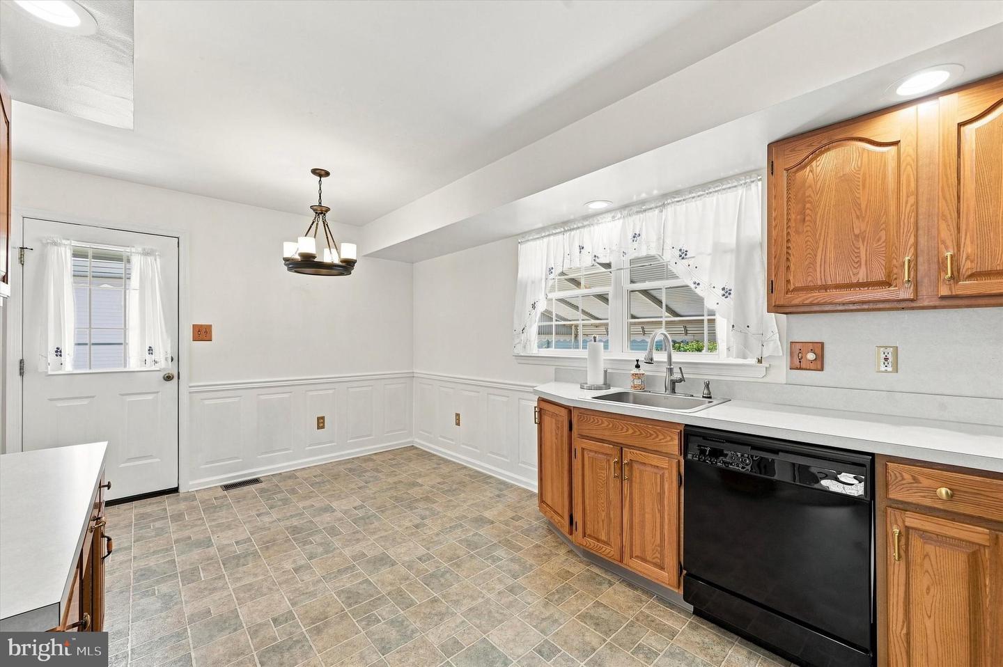 1923 Oak Leaf Ln Property Photo 19