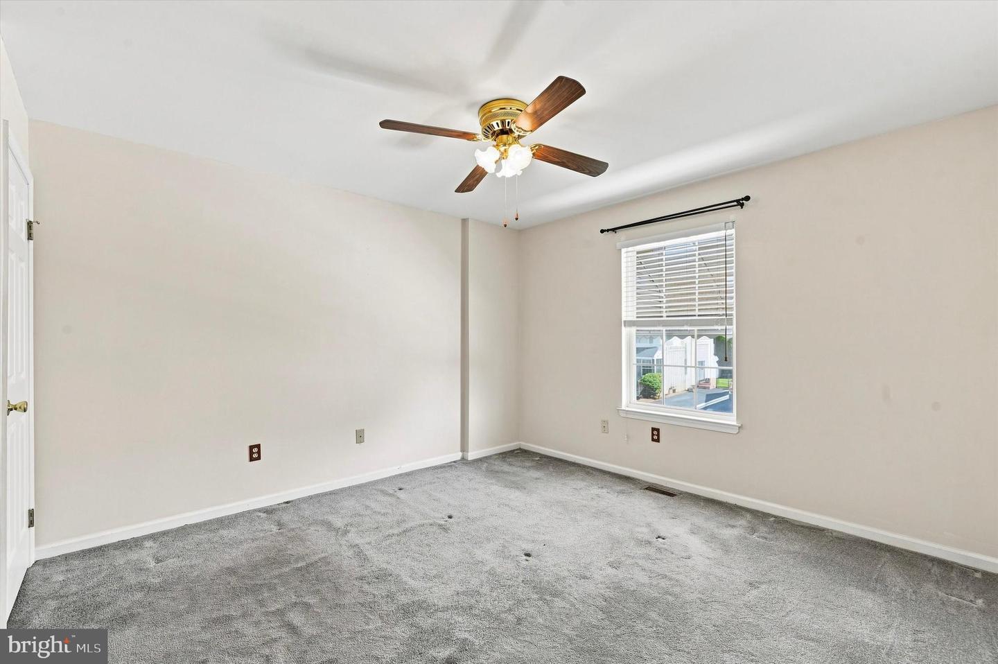 1923 Oak Leaf Ln Property Photo 25