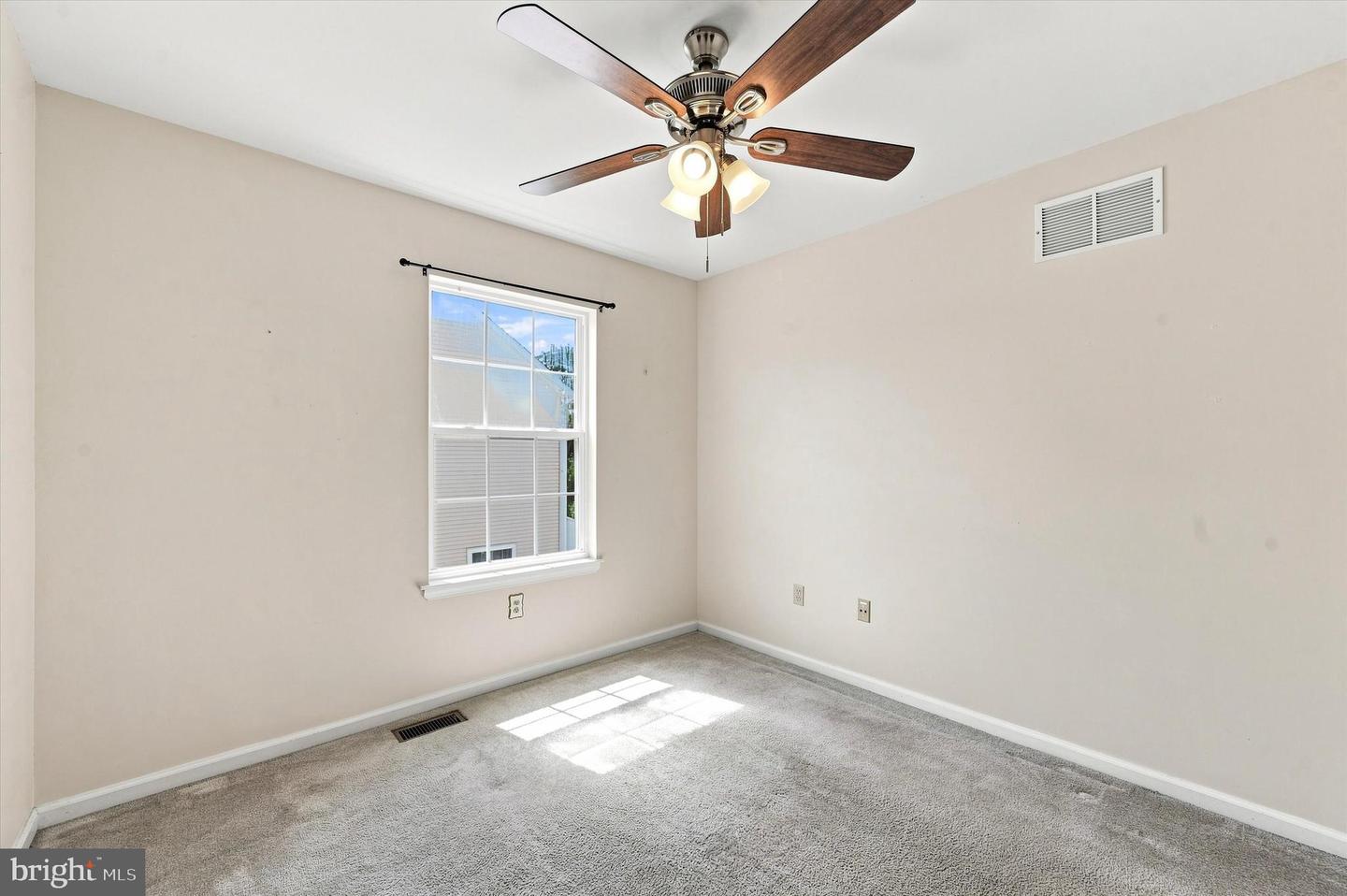 1923 Oak Leaf Ln Property Photo 27