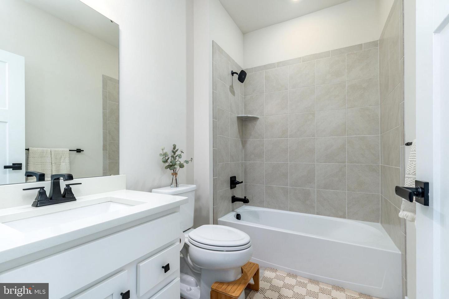 127 Kyle Sq Property Photo 29