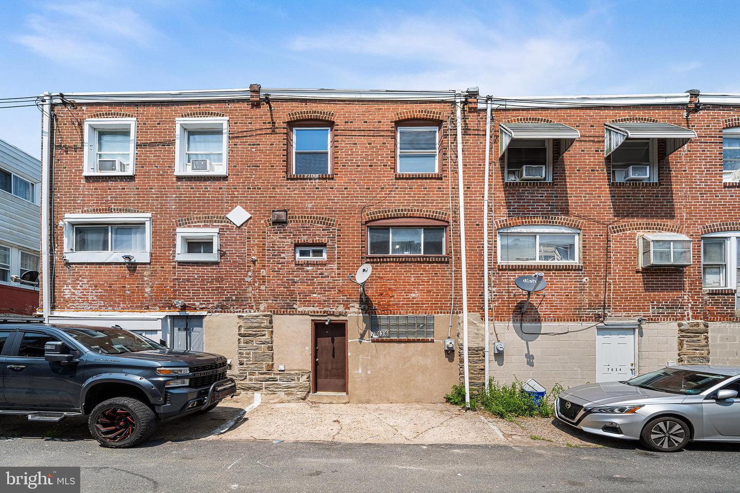 7036 Radbourne Rd Property Photo 3