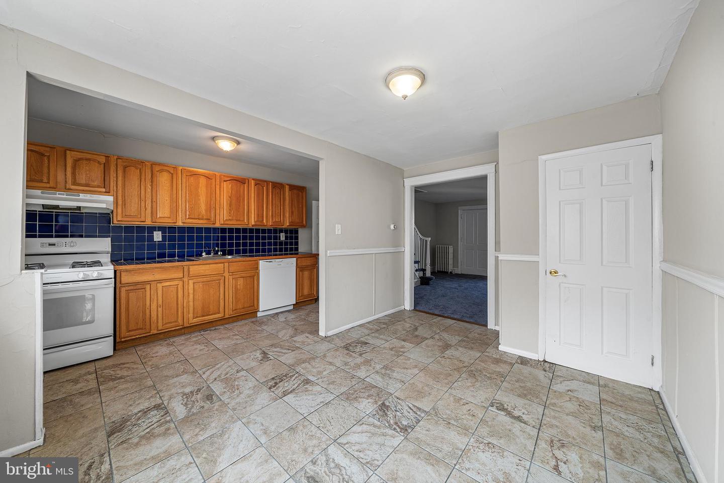 7036 Radbourne Rd Property Photo 9