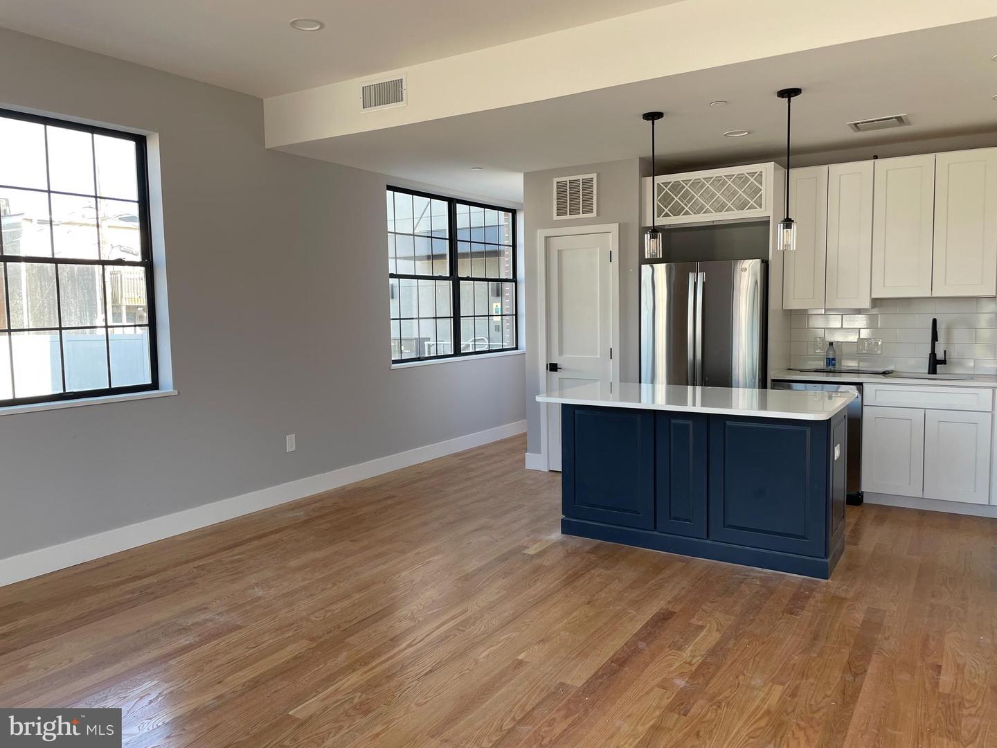 1 S Olive St #2c Property Photo 3