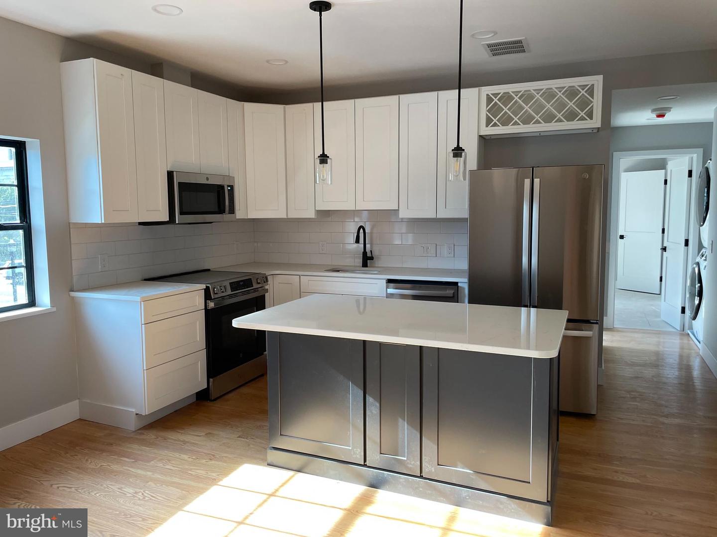 1 S Olive St #2c Property Photo 4