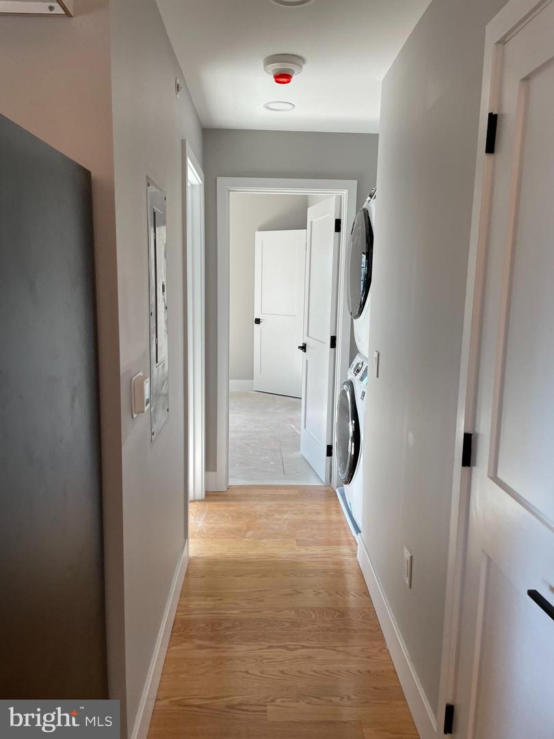 1 S Olive St #2c Property Photo 5