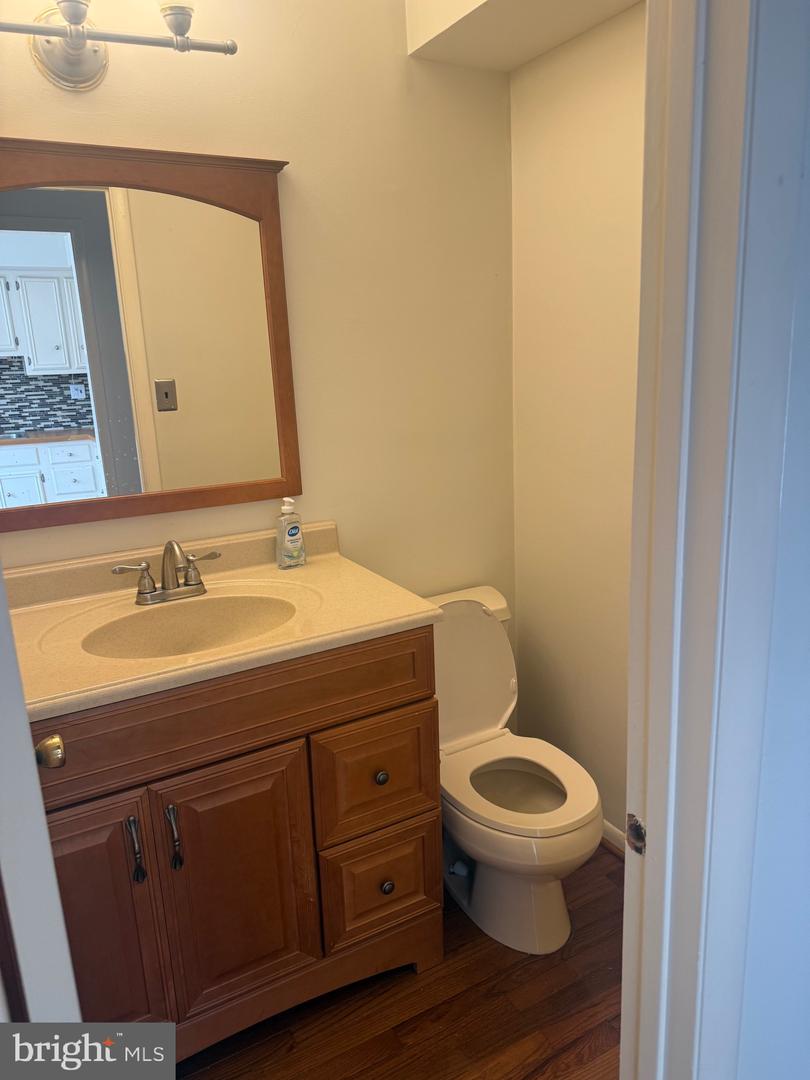 113 Montrose Ave Property Photo 5