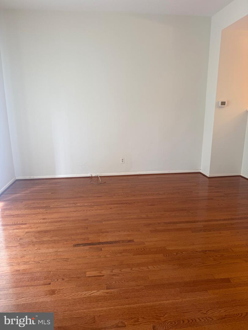 113 Montrose Ave Property Photo 8