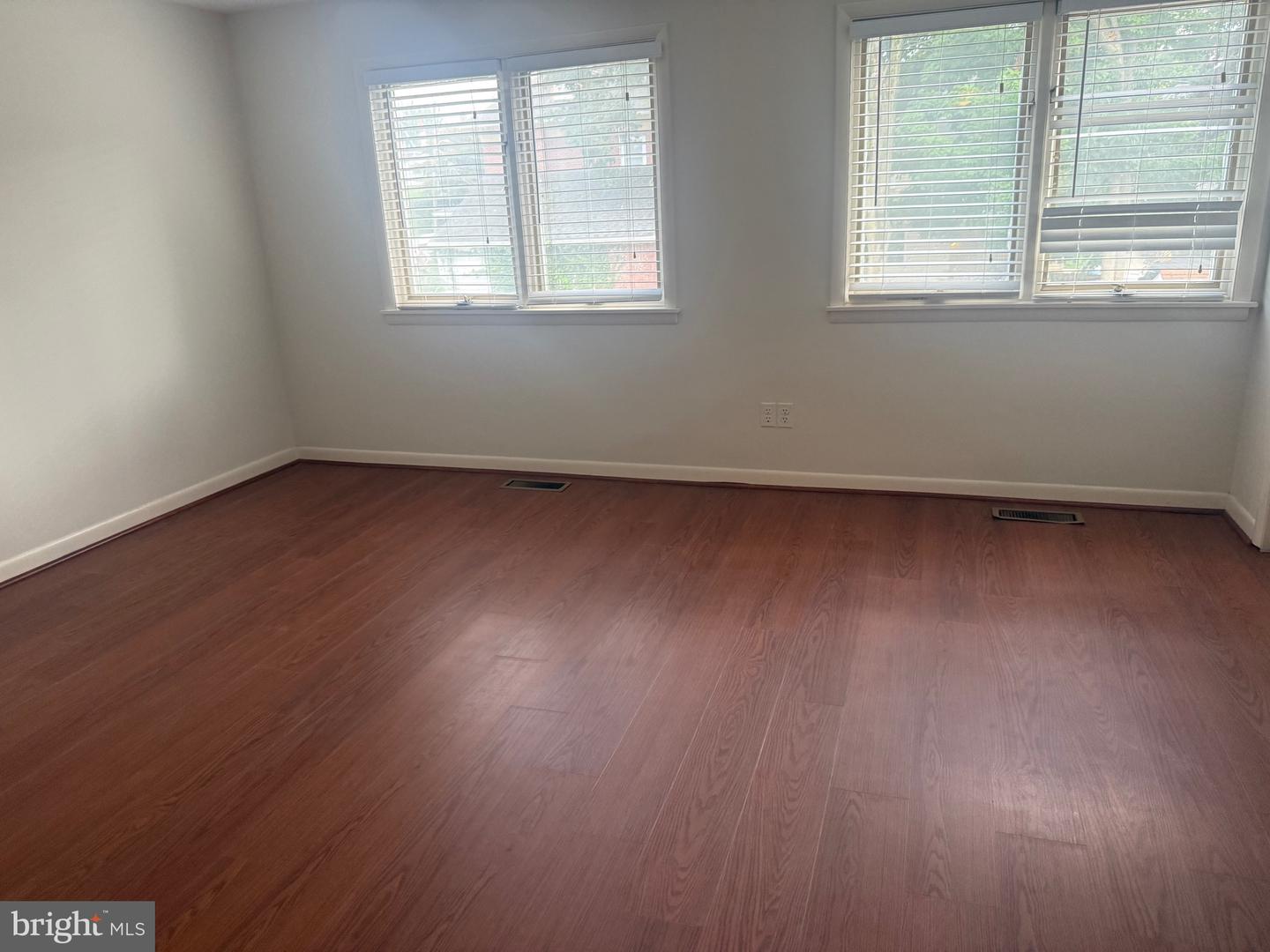 113 Montrose Ave Property Photo 19