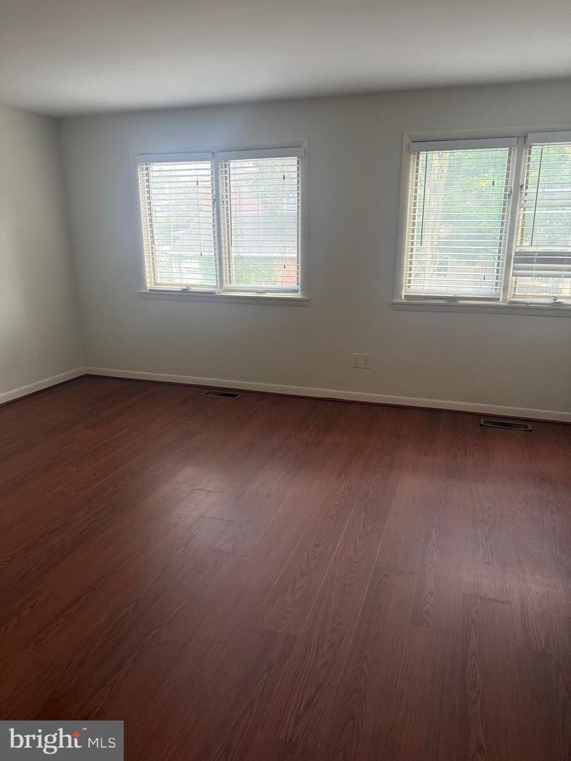113 Montrose Ave Property Photo 20