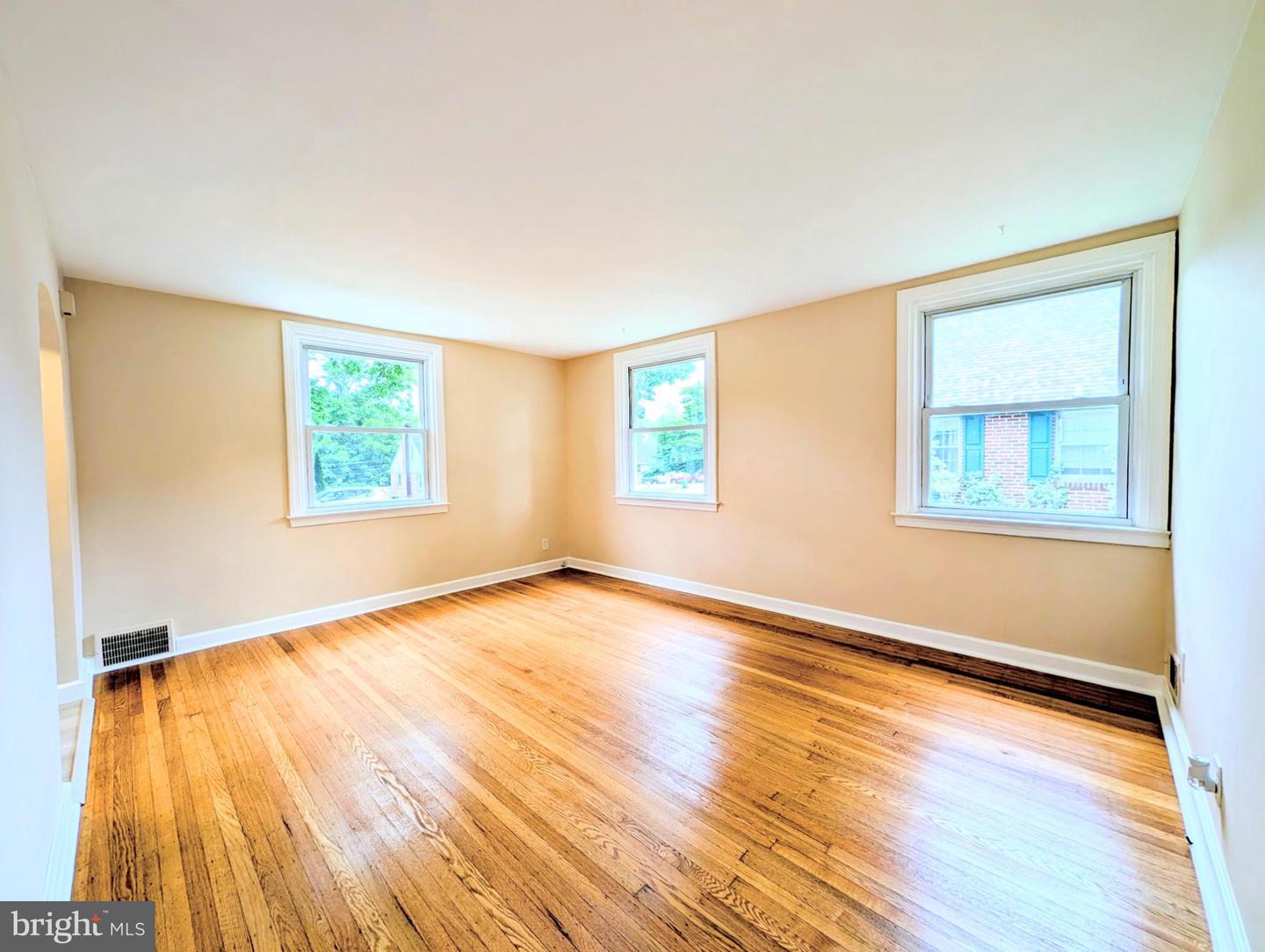 159 Taylor Ave Property Photo 9