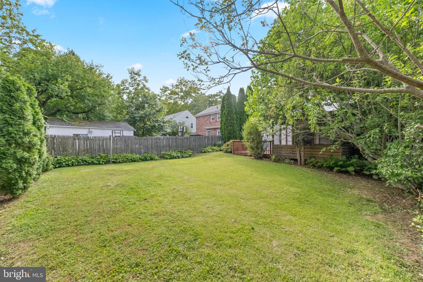 77 Forest Rd Property Photo 36