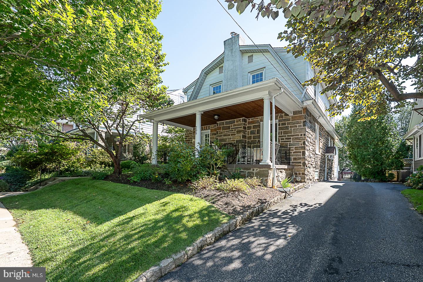 205 Edgmont Property Photo 1
