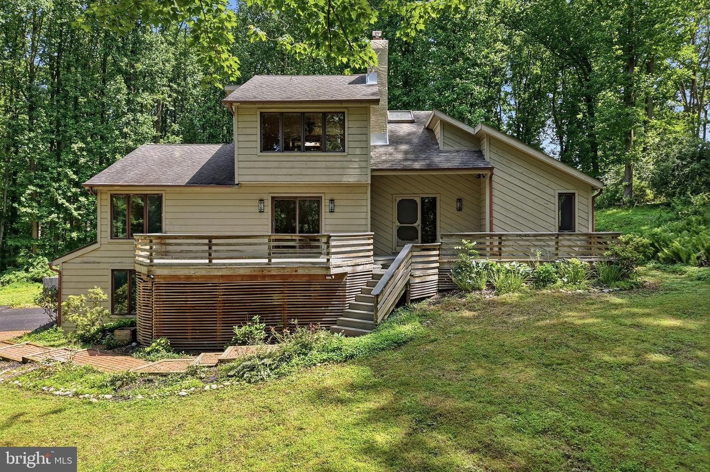 3 Upper Bank Dr Property Photo 1