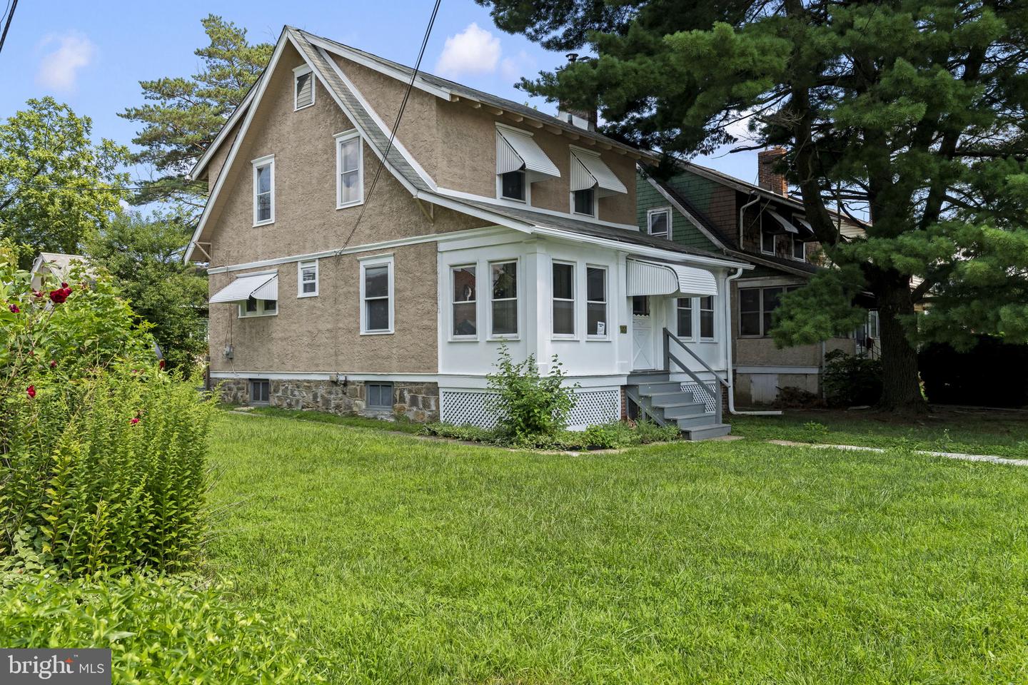 1221 Prospect Ave Property Photo 3